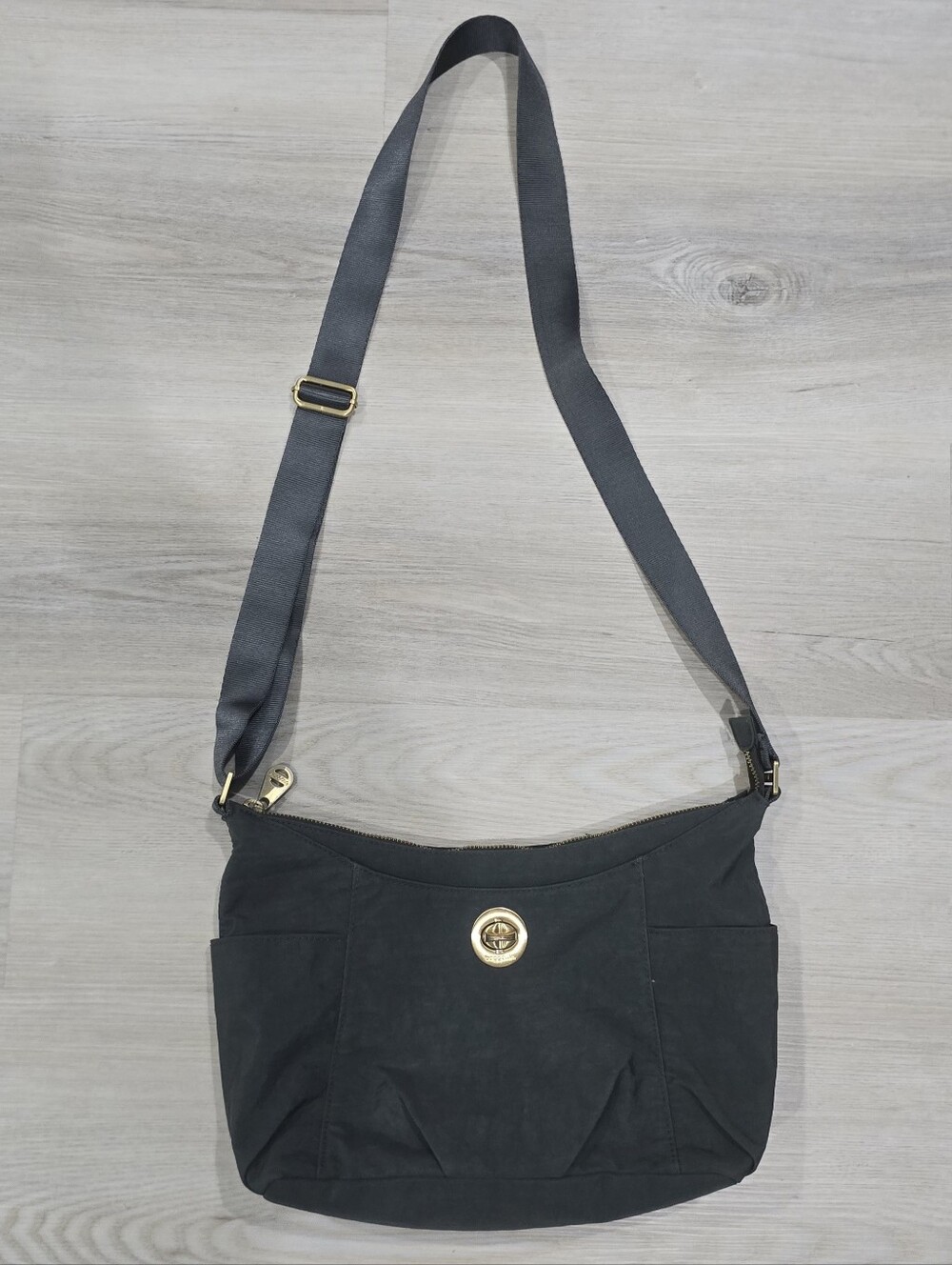 Baggallini Black Crossbody Shoulder Bag with Gold Turn-Lock 13X7